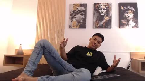 diego_salvatore online show from June 19, 3:05 pm