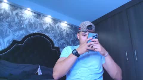 dilanmiller_ online show from June 16, 7:27 pm