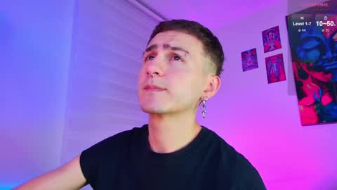 Julian Independent Model online show from April 3, 11:25 pm