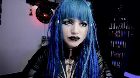 Snapshot of dimmuanddarkness chatting on December 19, 8:21 am dimmuanddarkness online show from December 19, 8:21 am