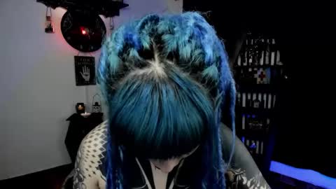 Snapshot of dimmuanddarkness chatting on January 17, 8:41 am dimmuanddarkness online show from January 17, 8:41 am