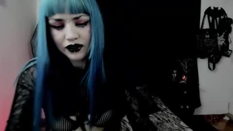 Snapshot of dimmuanddarkness chatting on March 18, 7:44 am dimmuanddarkness online show from March 18, 7:44 am