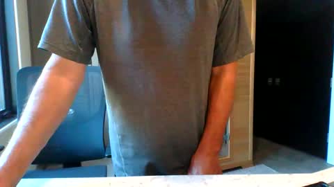 dinger524678 online show from October 31, 5:03 pm