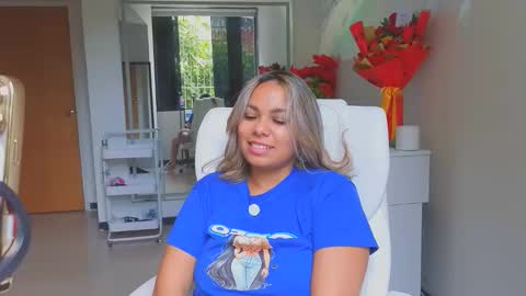 diosadeluniverso_ online show from March 13, 12:56 pm