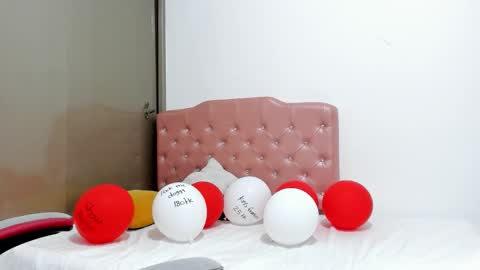 Snapshot of diosgriego3 chatting on February 15, 1:52 pm isa y romeo online show from February 15, 1:52 pm