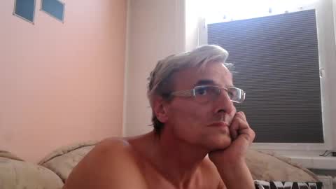 Snapshot of dirk6873 chatting on July 9, 11:25 am Adam Carla online show from July 9, 11:25 am