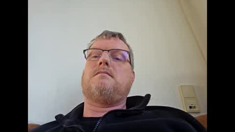 dirkkie1975 online show from February 25, 10:03 am