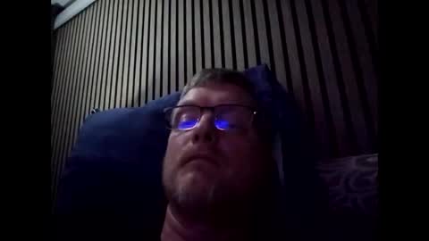 dirkkie1975 online show from June 3, 8:14 pm