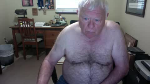 dirtrider195080438 online show from July 8, 10:25 pm