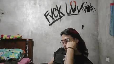 dirty model online show from April 3, 6:44 am