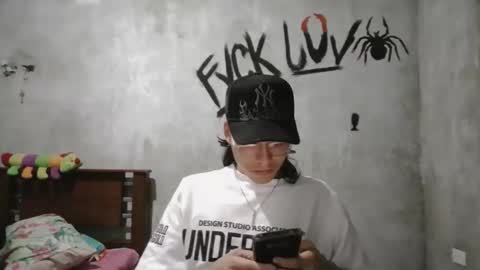 dirty model online show from April 11, 8:07 am