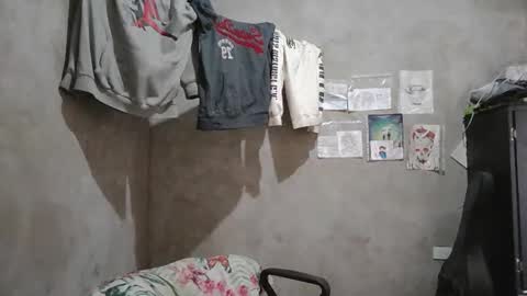 dirty model online show from April 18, 6:23 pm