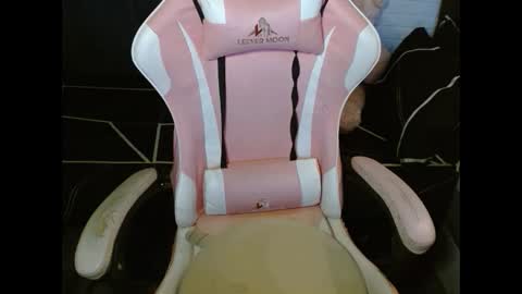 Snapshot of dirtylexa31 chatting on December 14, 5:07 pm LEXA online show from December 14, 5:07 pm