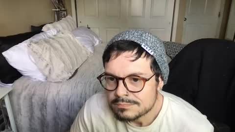 Snapshot of disastersurrounds chatting on March 4, 9:43 pm disastersurrounds online show from March 4, 9:43 pm