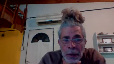 Snapshot of discretopasivo chatting on May 11, 11:35 pm discretopasivo online show from May 11, 11:35 pm