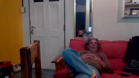 Snapshot of discretopasivo chatting on May 21, 1:01 am discretopasivo online show from May 21, 1:01 am