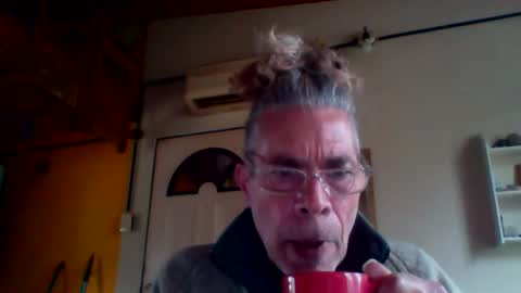 Snapshot of discretopasivo chatting on May 27, 6:49 pm discretopasivo online show from May 27, 6:49 pm