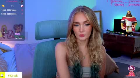 Snapshot of disney__princess chatting on May 1, 7:13 am JASMINE online show from May 1, 7:13 am