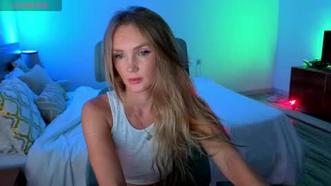 Snapshot of disney__princess chatting on June 9, 11:44 am JASMINE online show from June 9, 11:44 am