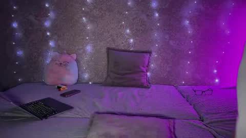 Snapshot of divine_hannah chatting on January 14, 6:02 pm Hannah online show from January 14, 6:02 pm