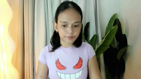 Crystal mae online show from April 18, 7:07 pm