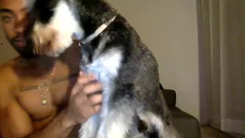 Divine Duo  online show from December 22, 9:42 pm