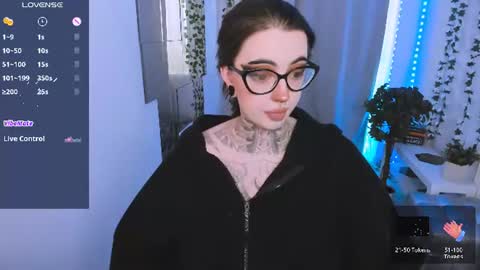 Snapshot of dixipixi_ chatting on June 20, 5:43 am dixipixi_ online show from June 20, 5:43 am