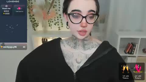 Snapshot of dixipixi_ chatting on July 17, 5:58 am dixipixi_ online show from July 17, 5:58 am