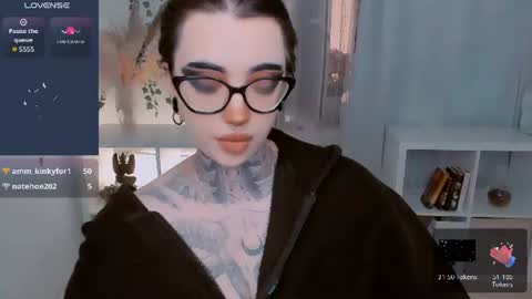 Snapshot of dixipixi_ chatting on July 18, 5:44 am dixipixi_ online show from July 18, 5:44 am