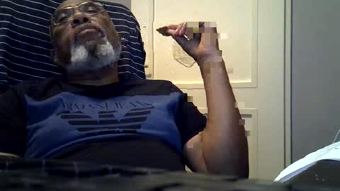 Snapshot of dofrank969 chatting on June 15, 10:45 pm dofrank969 online show from June 15, 10:45 pm