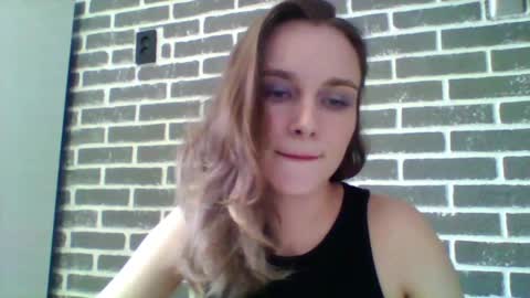 Snapshot of dolcezza_ chatting on April 2, 12:36 pm dolcezza_ online show from April 2, 12:36 pm