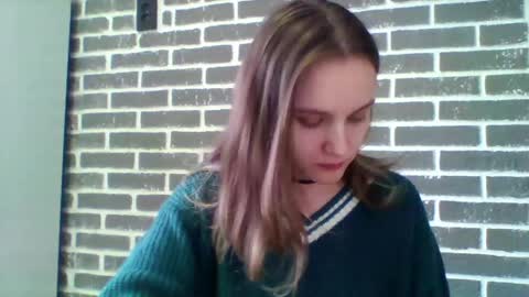 dolcezza_ online show from April 21, 11:27 am