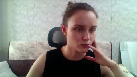 dolcezza_ online show from May 20, 10:54 am