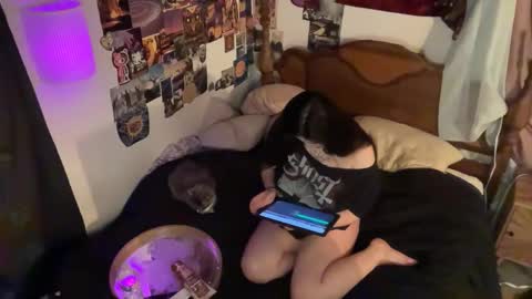 Doll online show from March 18, 5:32 am