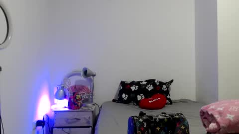 Snapshot of doll_sary chatting on July 11, 7:27 pm Catherine XXX online show from July 11, 7:27 pm