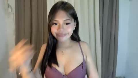Snapshot of dolly_angel2 chatting on November 3, 4:52 pm dolly_angel2 online show from November 3, 4:52 pm