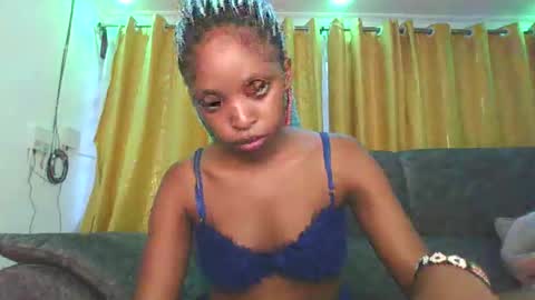 kadolly online show from May 17, 2:46 pm