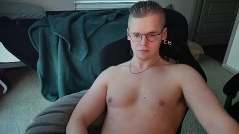 Snapshot of doloresman chatting on July 12, 10:45 pm doloresman online show from July 12, 10:45 pm