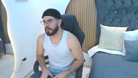 domboy  online show from May 14, 8:37 pm