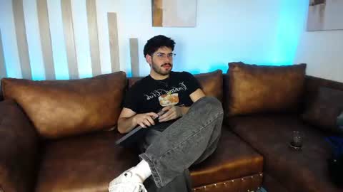 domboy  online show from June 22, 8:39 pm