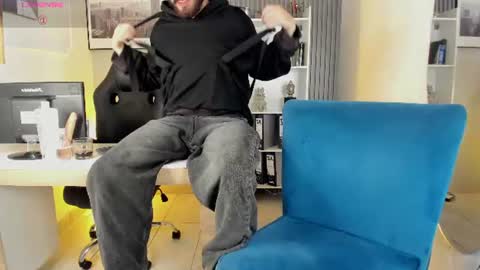 domboy  online show from July 31, 8:52 pm
