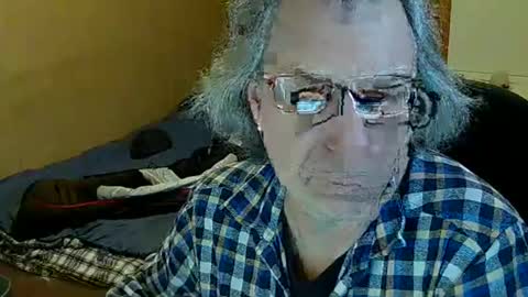 domiande online show from February 7, 10:08 am
