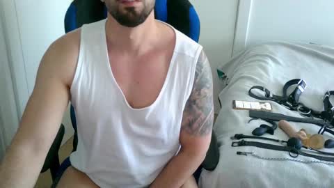 DominatedTitan online show from April 3, 12:25 pm