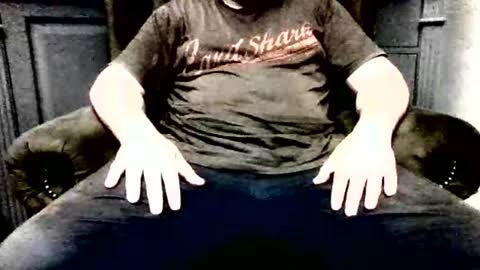 dominatordaddy1982 online show from June 6, 4:44 pm