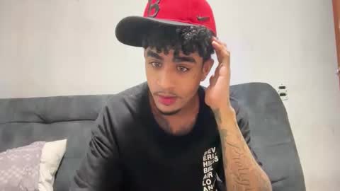 Snapshot of dominic_brand chatting on December 17, 1:11 am Brandon online show from December 17, 1:11 am