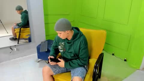 DOMI online show from March 9, 3:32 am