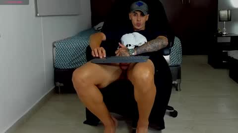 SANTI  independent model online show from April 17, 3:20 am