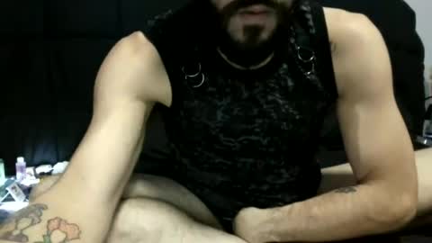 Snapshot of dominic_luv chatting on July 4, 6:52 am dominic_luv online show from July 4, 6:52 am