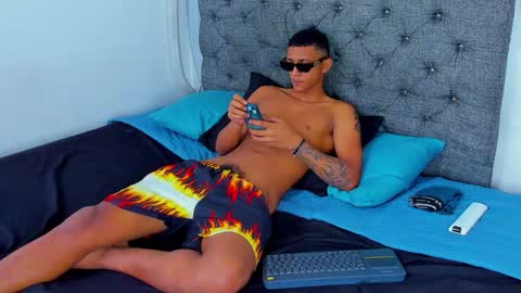 dominic_smith_ online show from December 2, 5:59 am