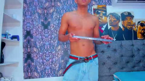 dominic_smith_ online show from February 6, 1:49 am